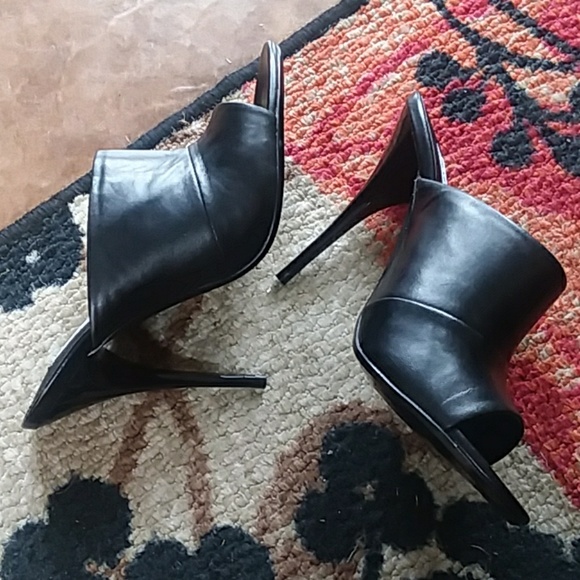 Steve Madden - Picture 3 of 5